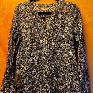 Old Navy Long Sleeved Fun blouse